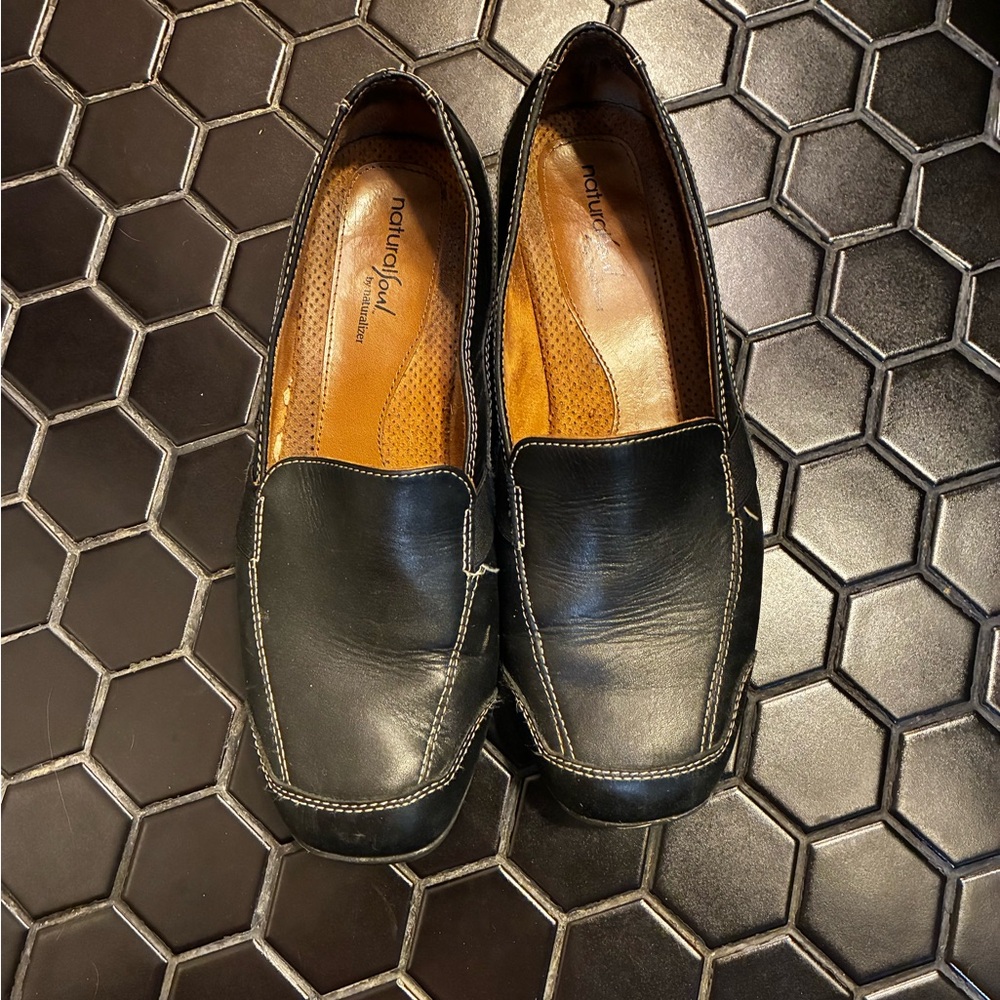 Naturalizer Women's Black Leather Loafers